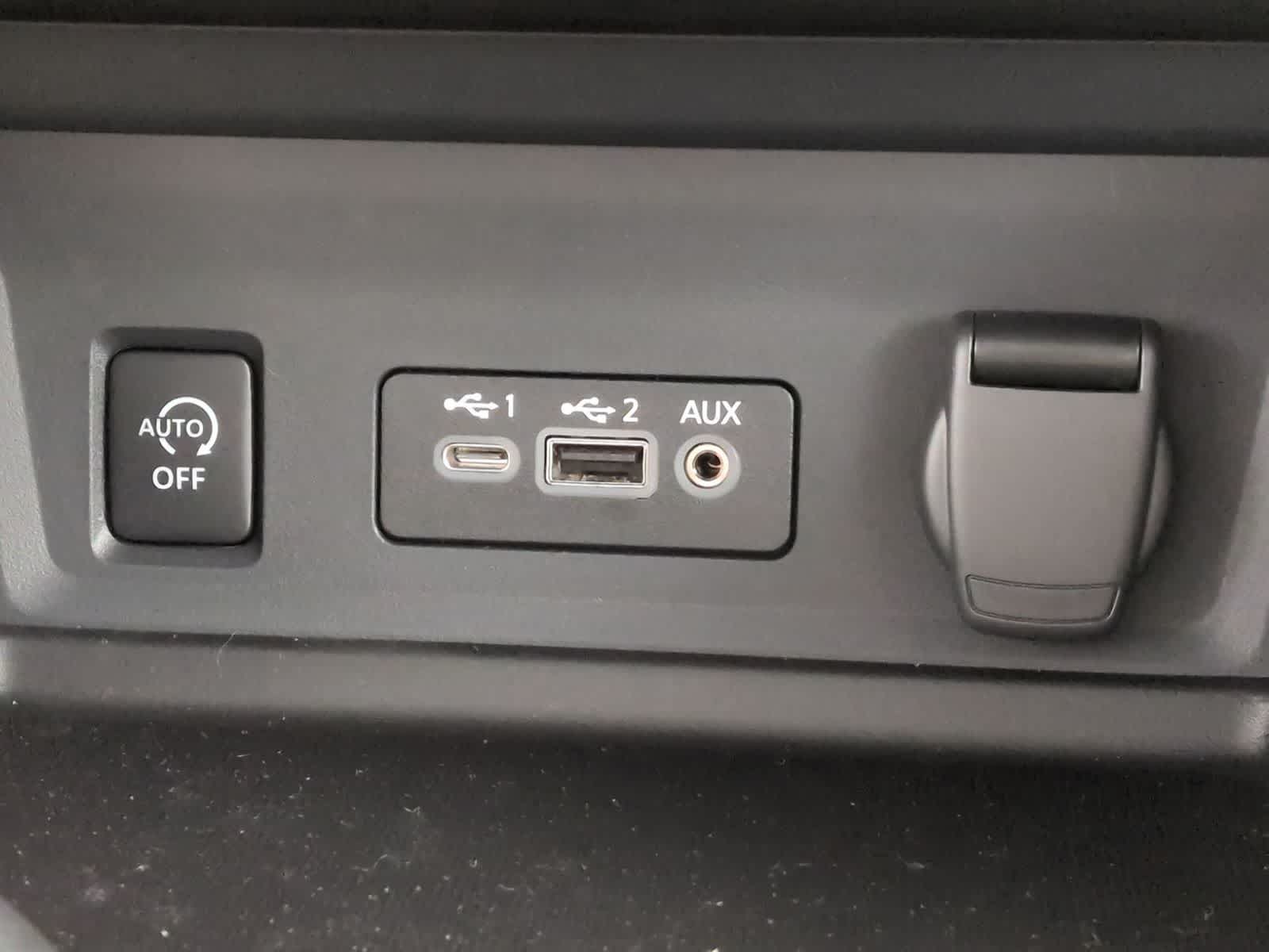 2025 Nissan Sentra SR - Photo 30