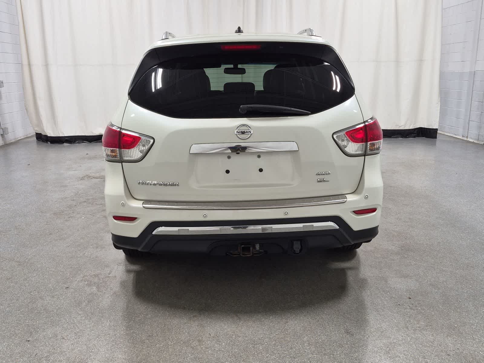 Thumbnail: 2015 Nissan Pathfinder - 13