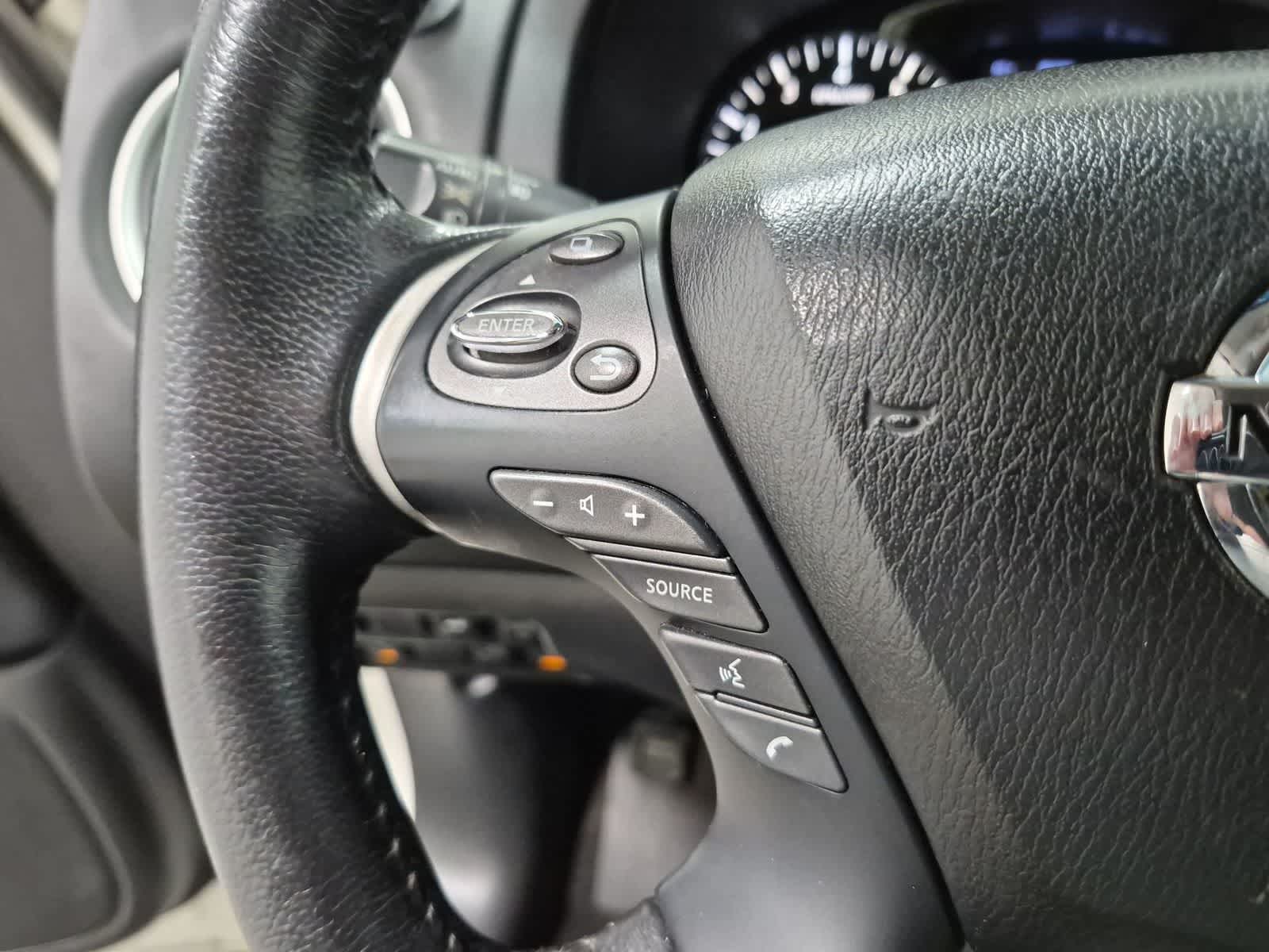Thumbnail: 2015 Nissan Pathfinder - 30