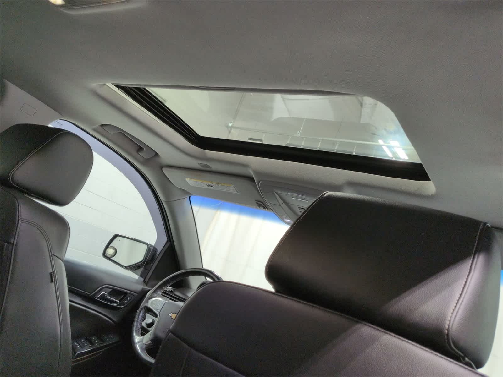 Thumbnail: 2018 Chevrolet Suburban - 23