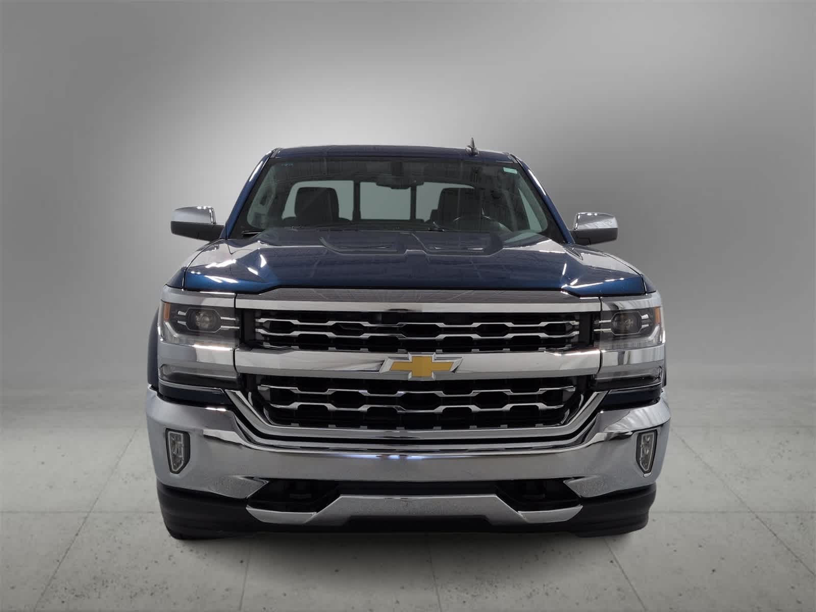 Thumbnail: 2017 Chevrolet Silverado 1500 - 3