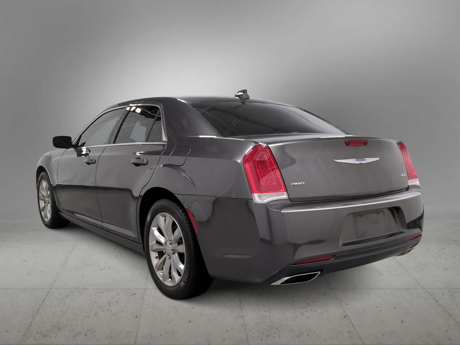 Thumbnail: 2022 Chrysler 300 - 6