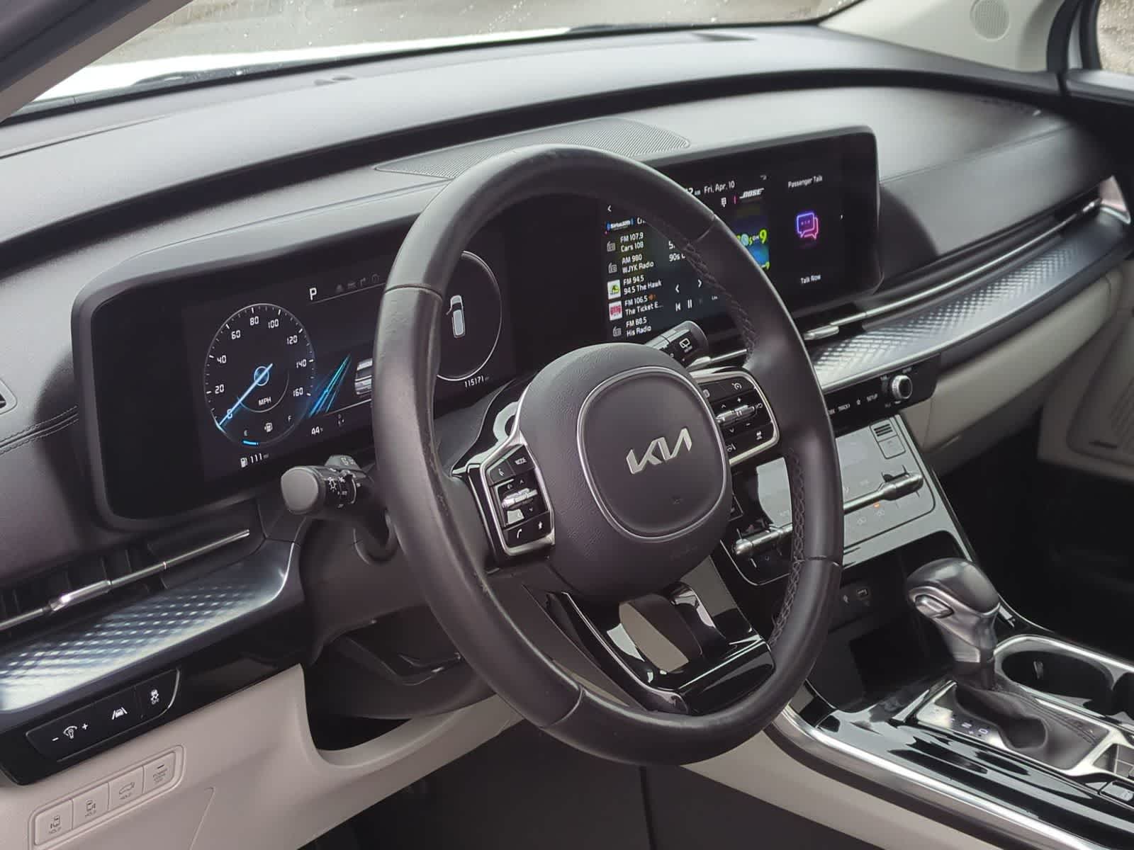 Thumbnail: 2023 Kia Carnival - 10