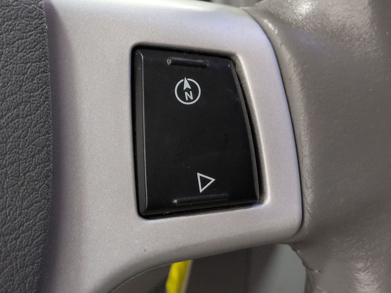 Thumbnail: 2009 Chrysler Town & Country - 24