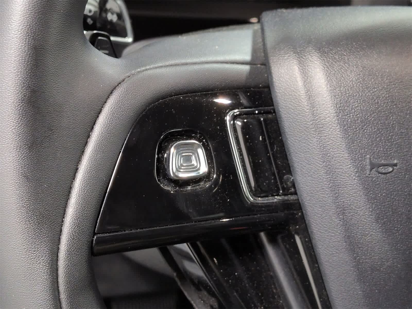 Thumbnail: 2023 Lincoln Corsair - 16