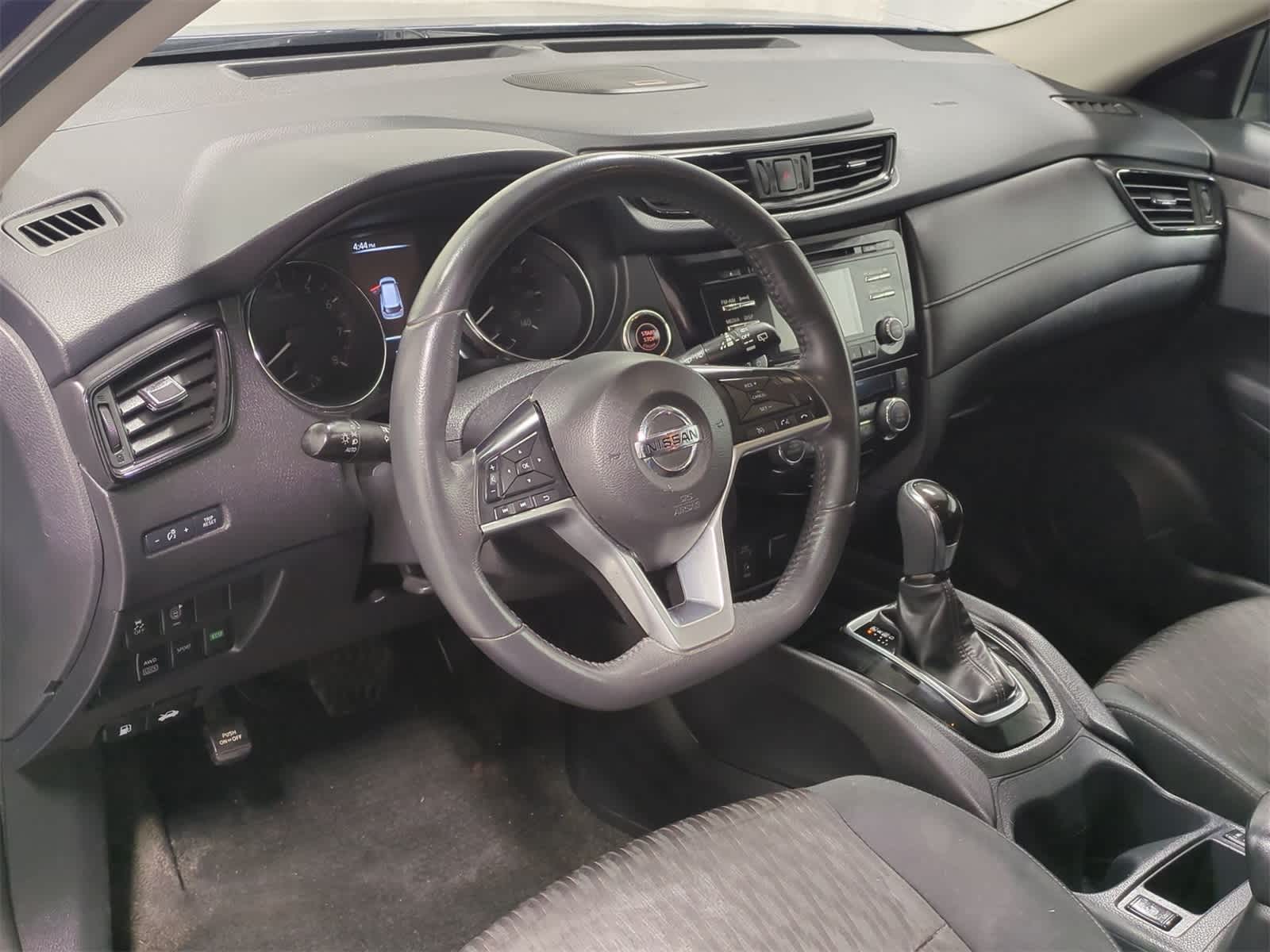 Thumbnail: 2017 Nissan Rogue - 10