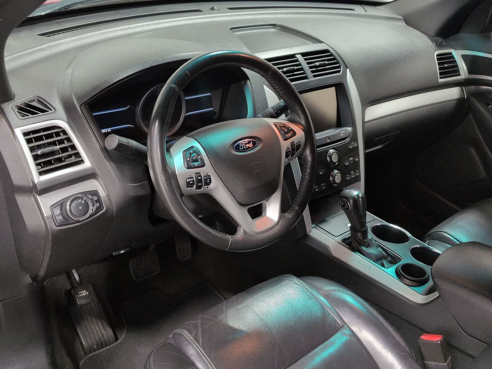 Thumbnail: 2012 Ford Explorer - 10