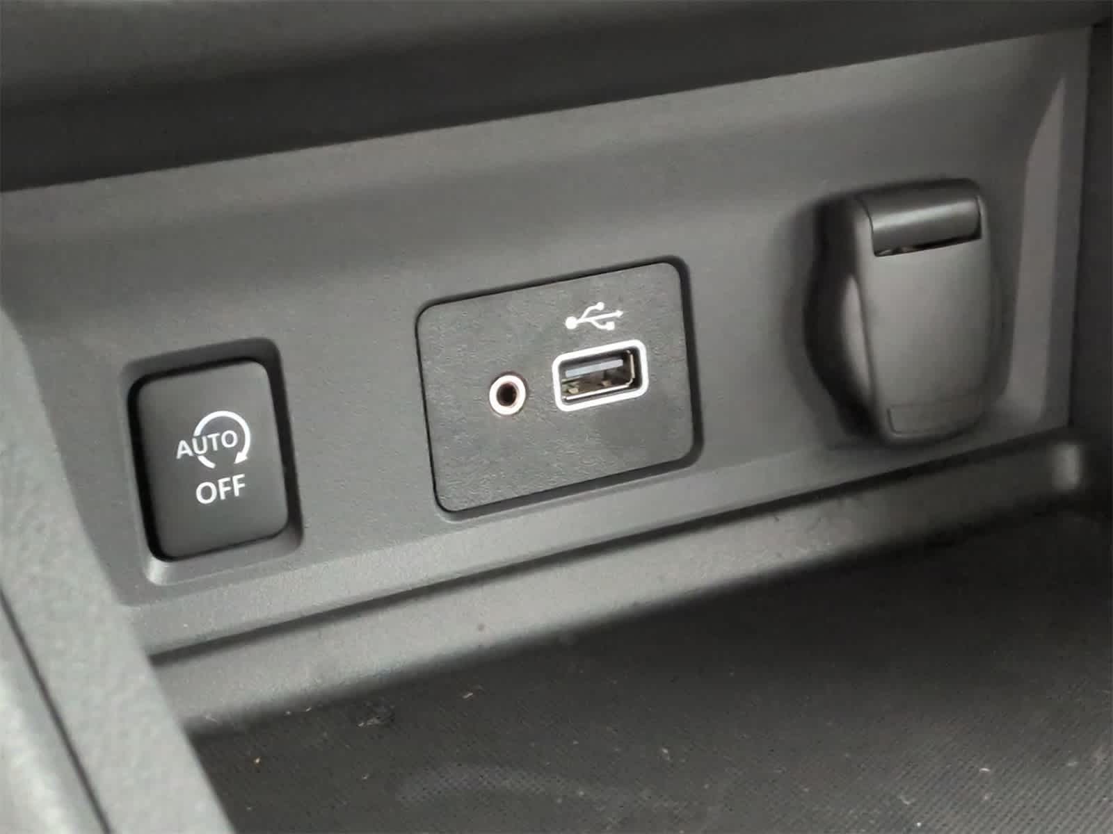 Thumbnail: 2025 Nissan Sentra - 30