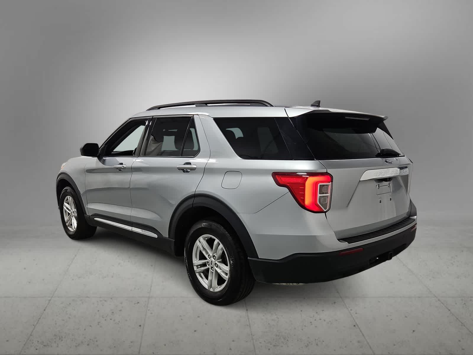 Thumbnail: 2022 Ford Explorer - 6