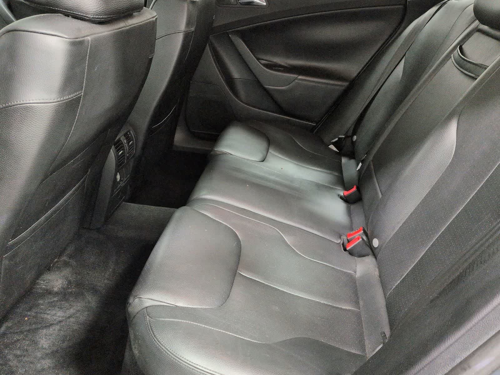 Thumbnail: 2008 Volkswagen Passat - 20
