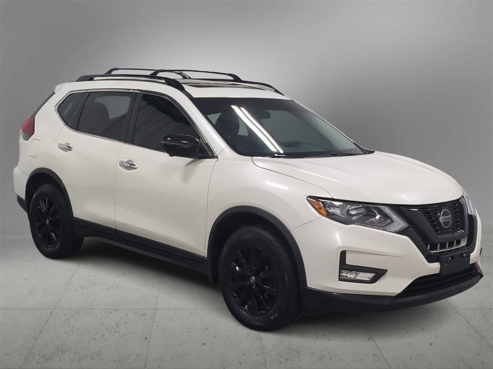 2018 Nissan Rogue S photo 2
