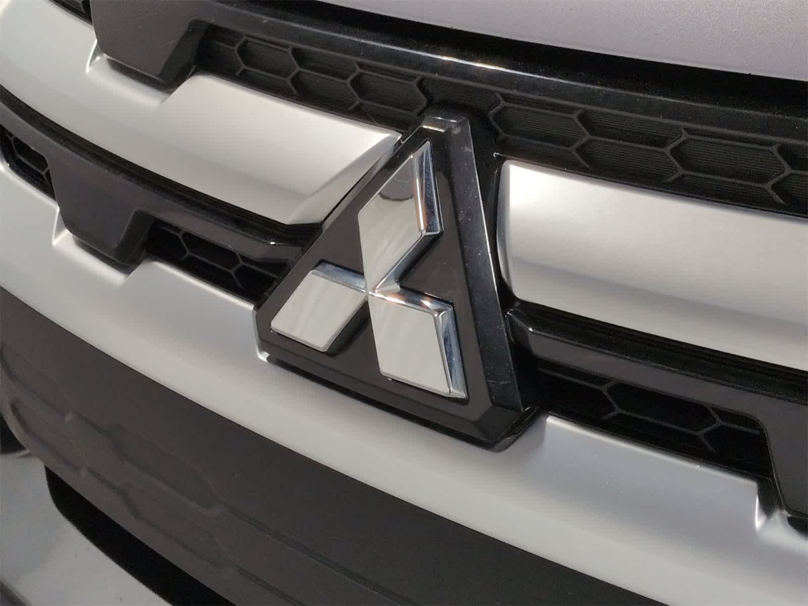 Thumbnail: 2020 Mitsubishi Outlander Sport - 13