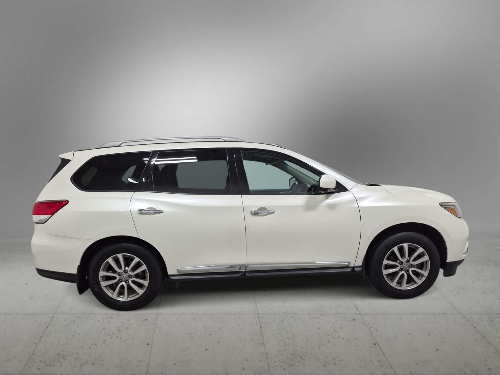 Thumbnail: 2015 Nissan Pathfinder - 9
