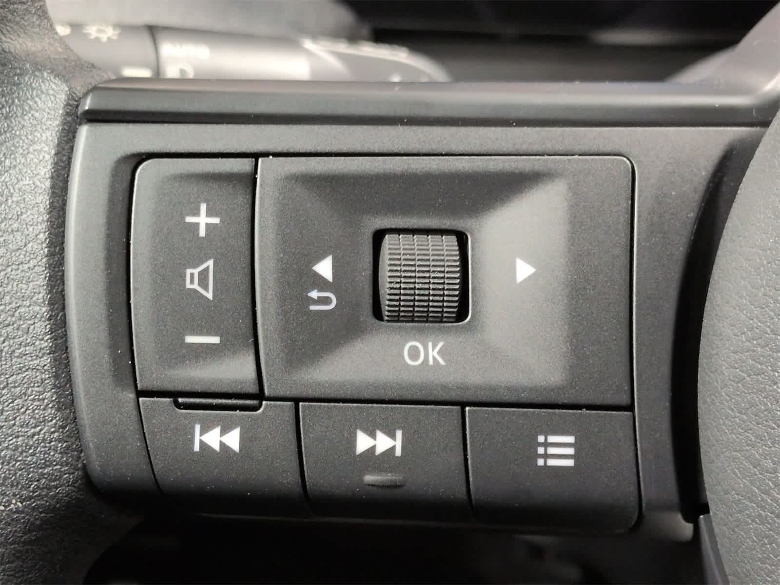 Thumbnail: 2025 Nissan Kicks - 24