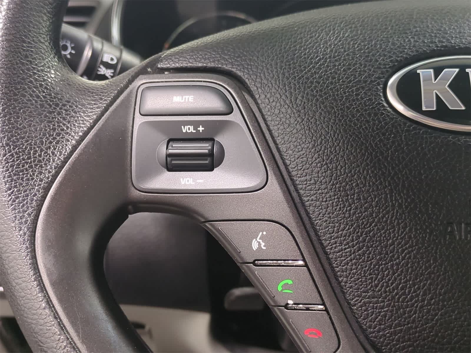 Thumbnail: 2015 Kia Forte - 23