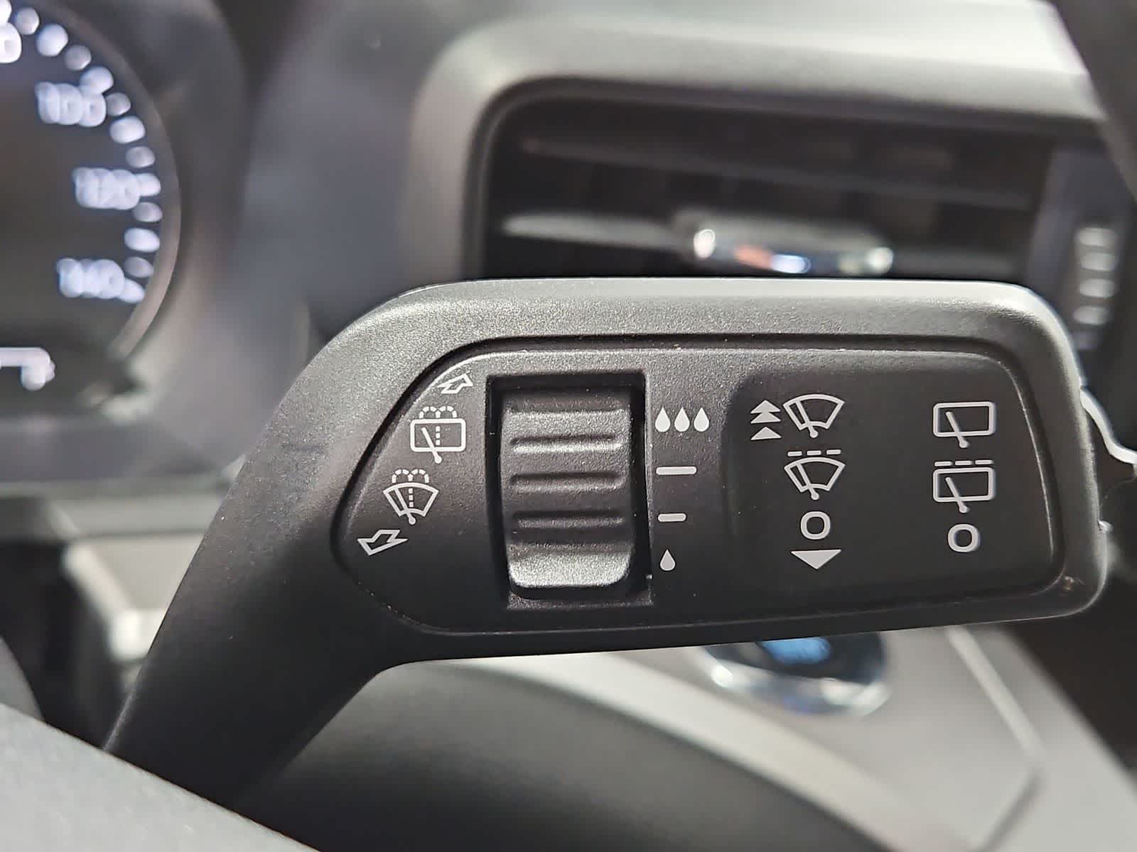 Thumbnail: 2022 Ford Explorer - 24