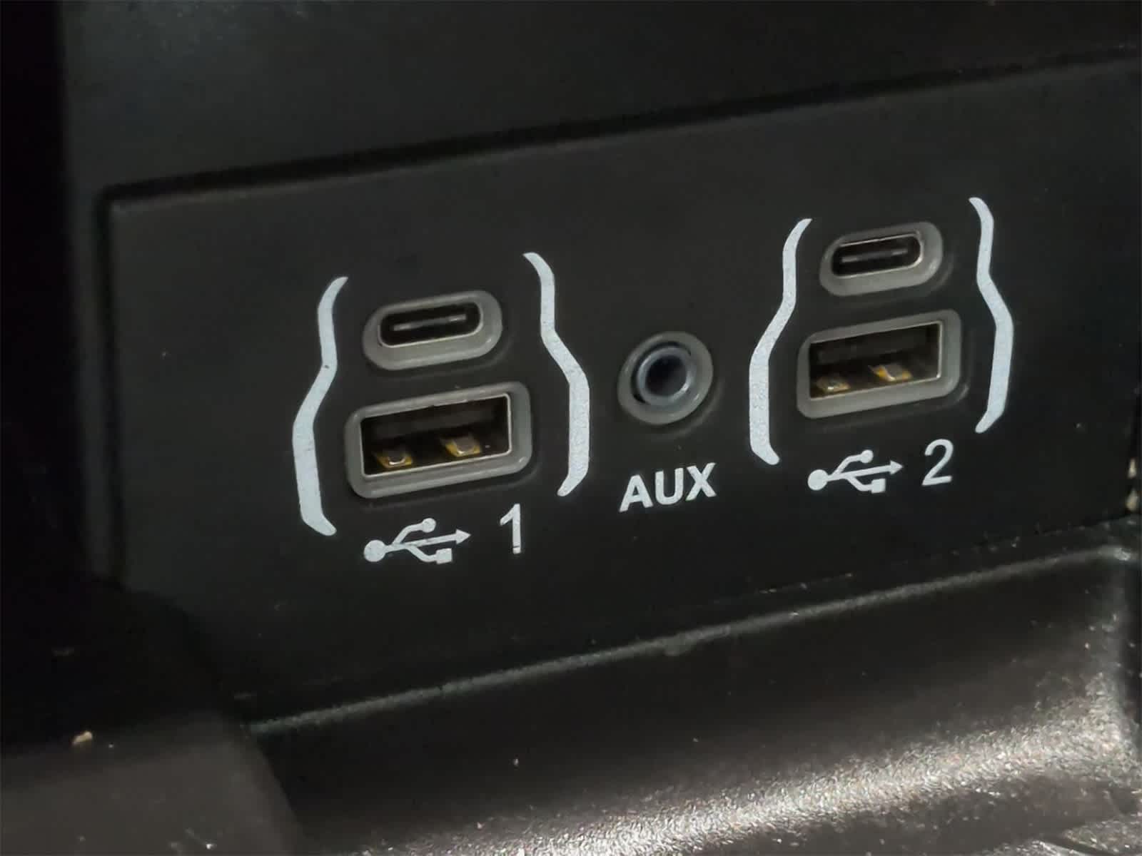 Thumbnail: 2025 Chrysler Pacifica - 33