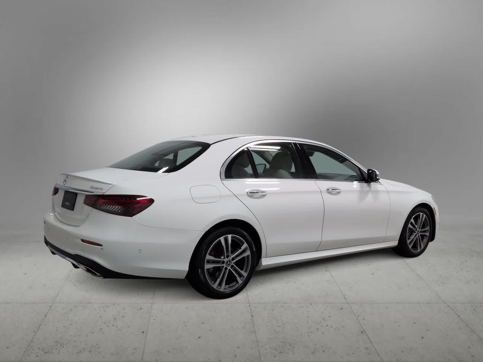 Thumbnail: 2021 Mercedes-Benz E-Class - 8