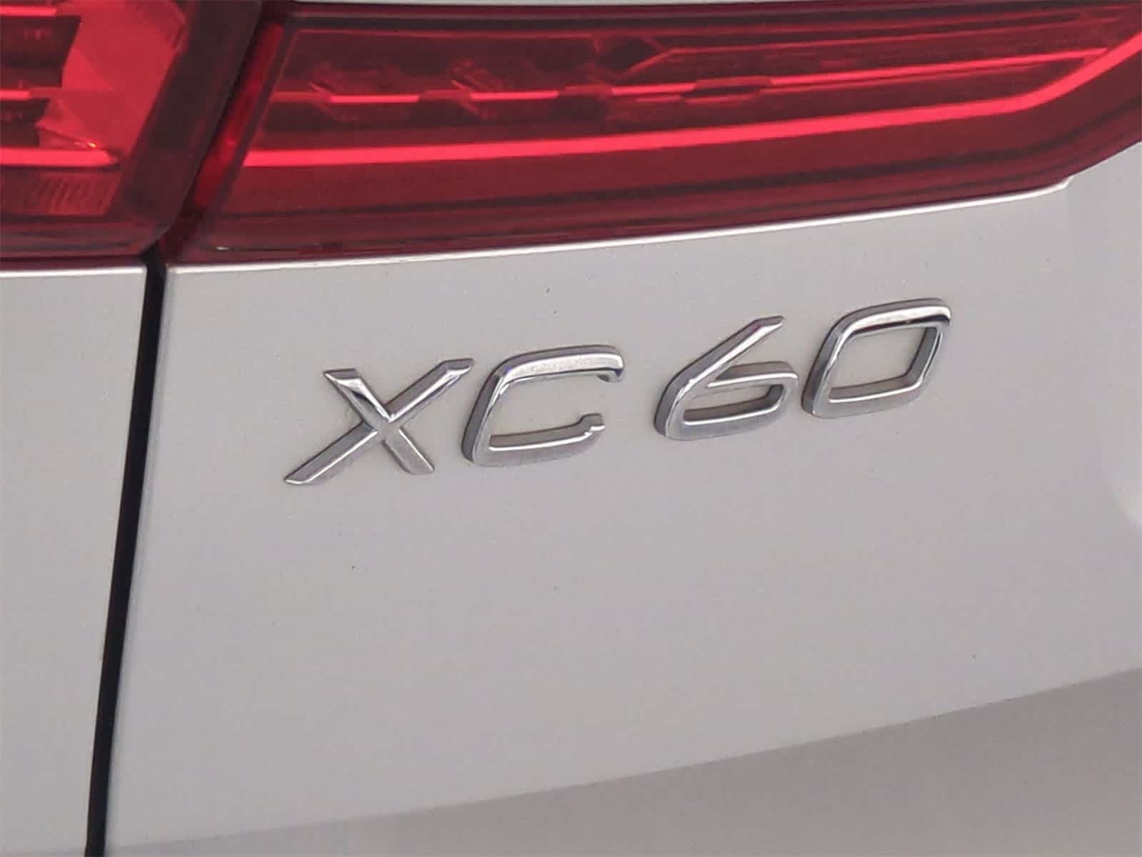 Thumbnail: 2018 Volvo XC60 - 12
