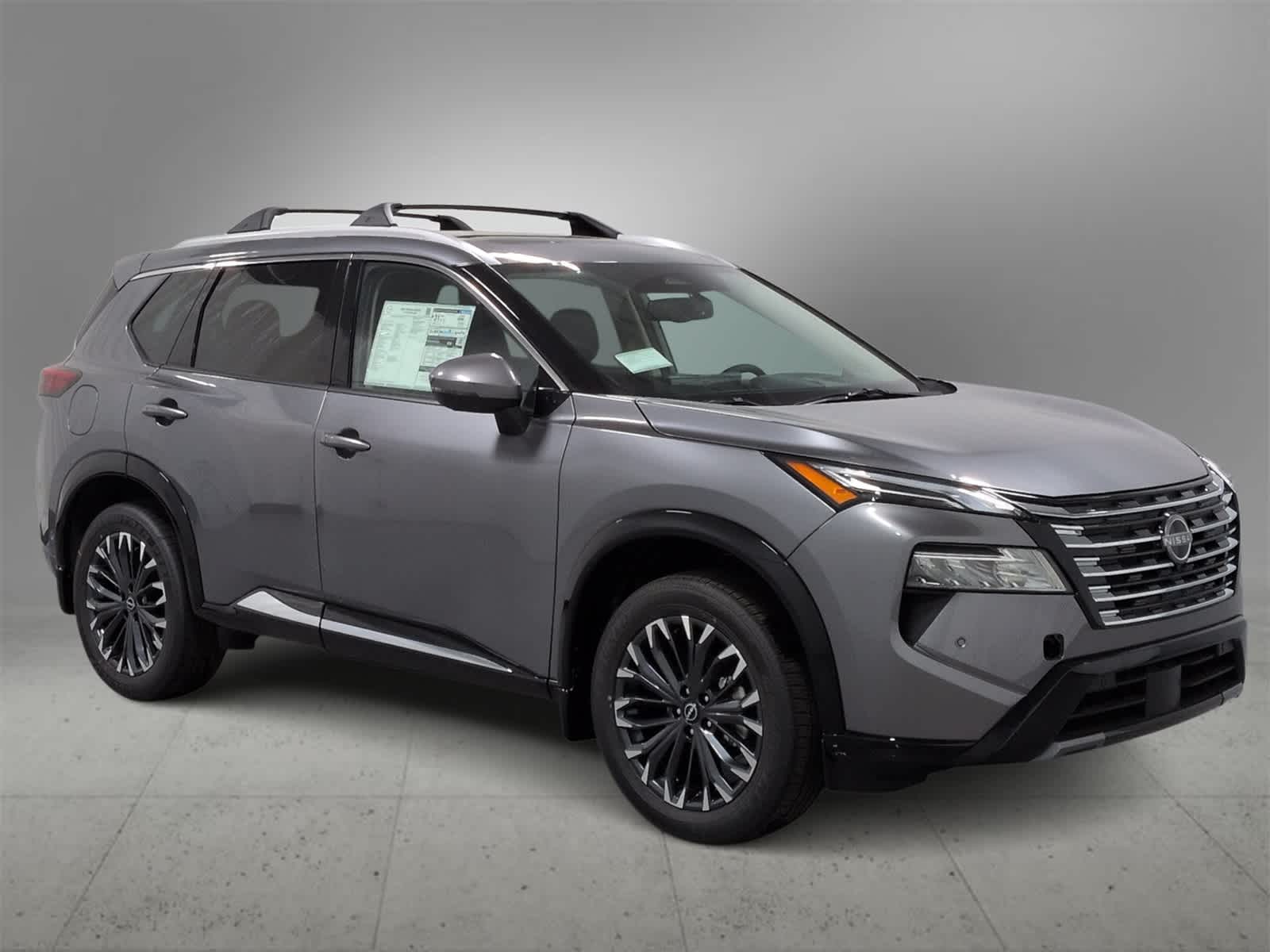 2026 Nissan Rogue Platinum photo 2