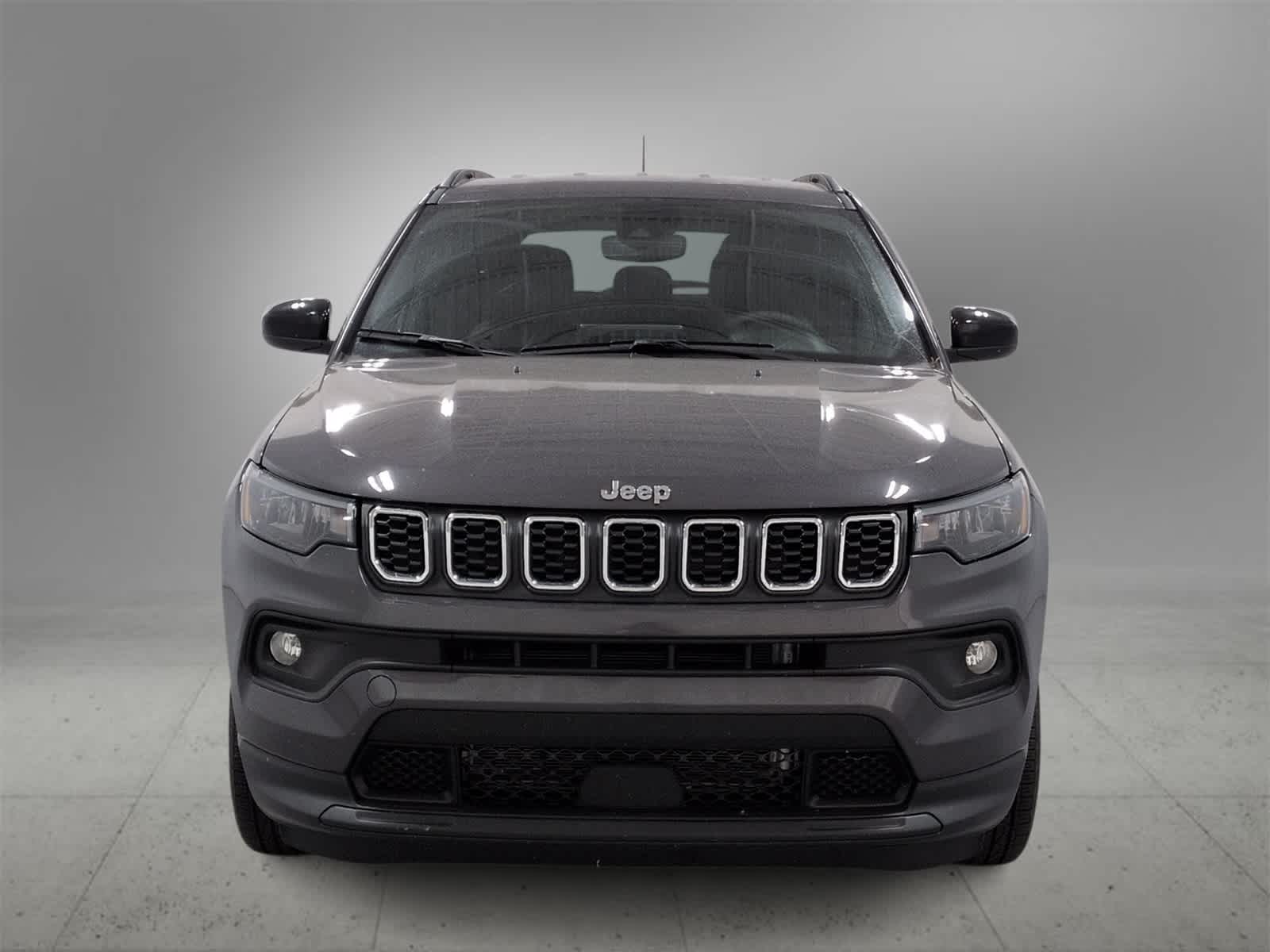 2024 Jeep Compass Latitude photo 3