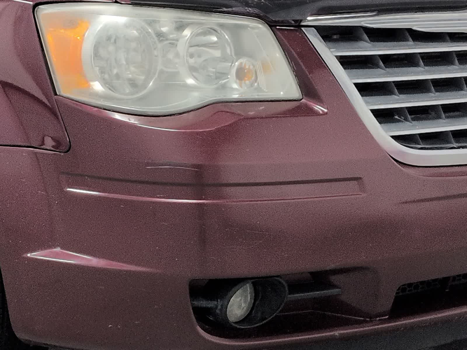 Thumbnail: 2009 Chrysler Town & Country - 11