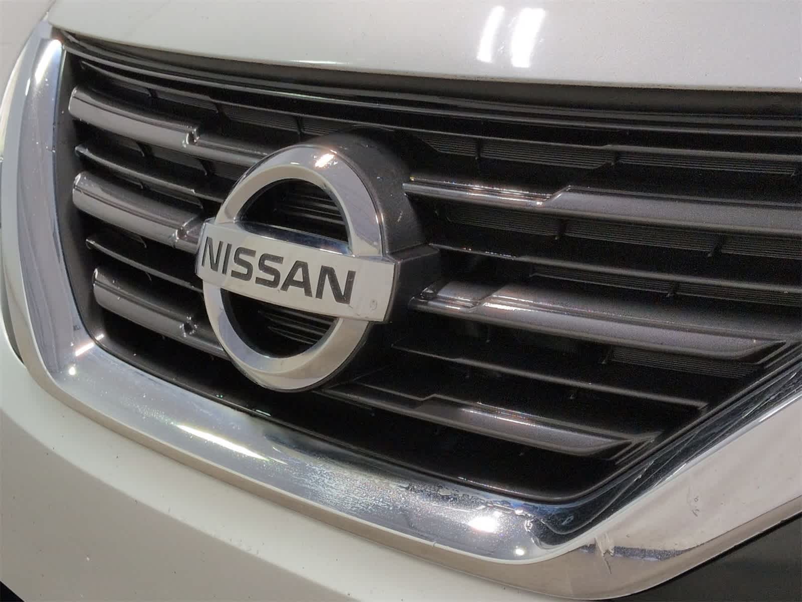 Thumbnail: 2017 Nissan Altima - 13