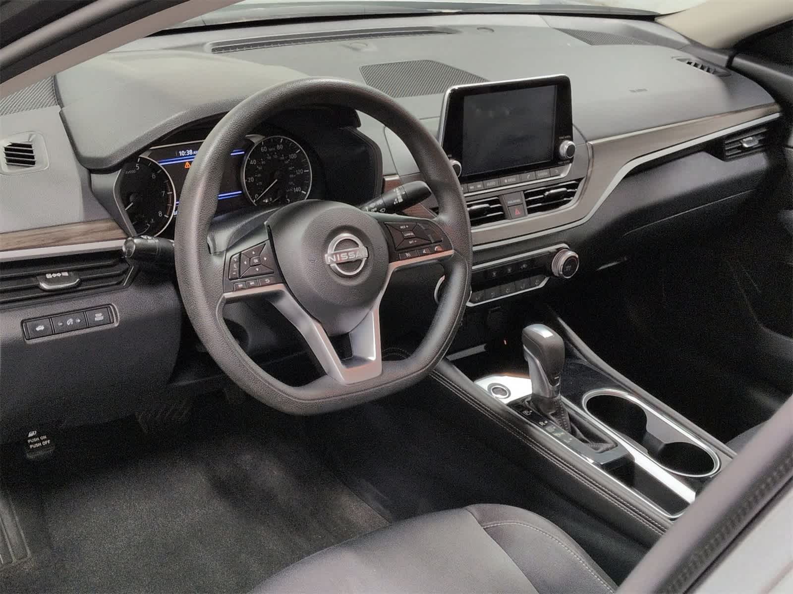 2023 Nissan Altima 2.5 SV photo 2