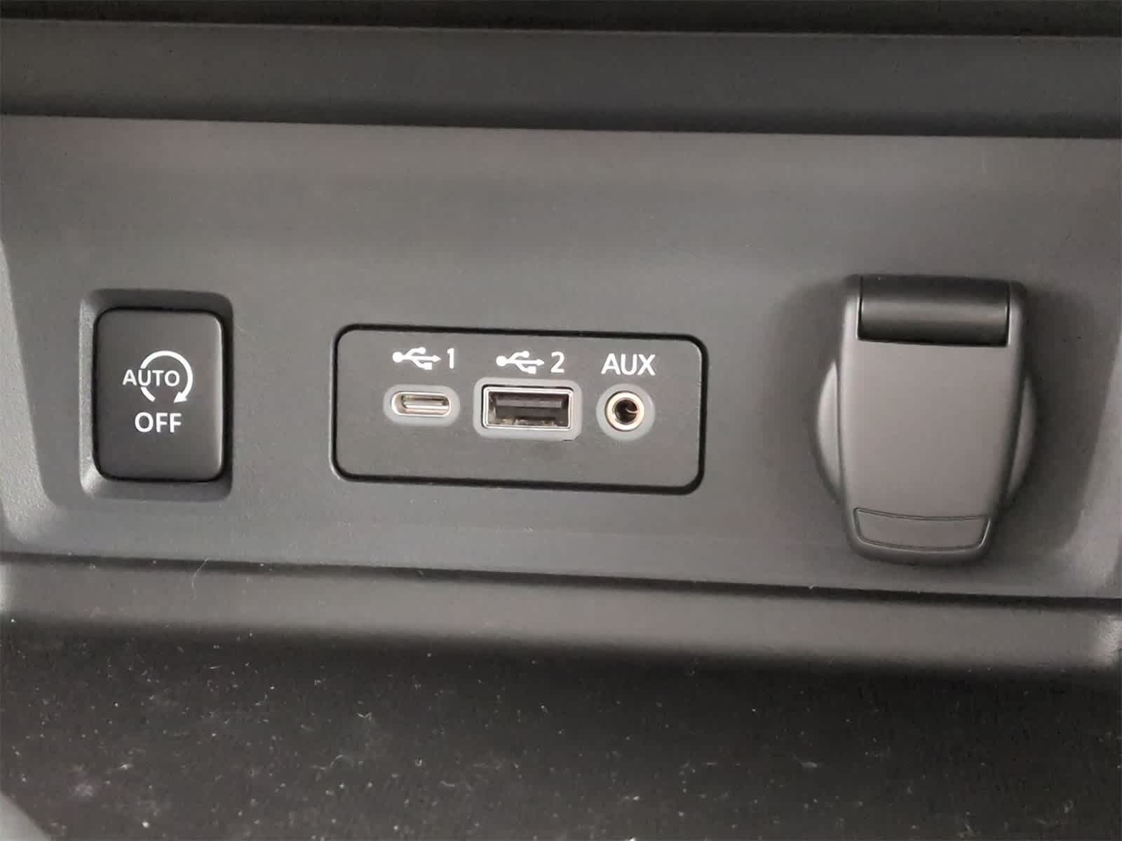 Thumbnail: 2025 Nissan Sentra - 30