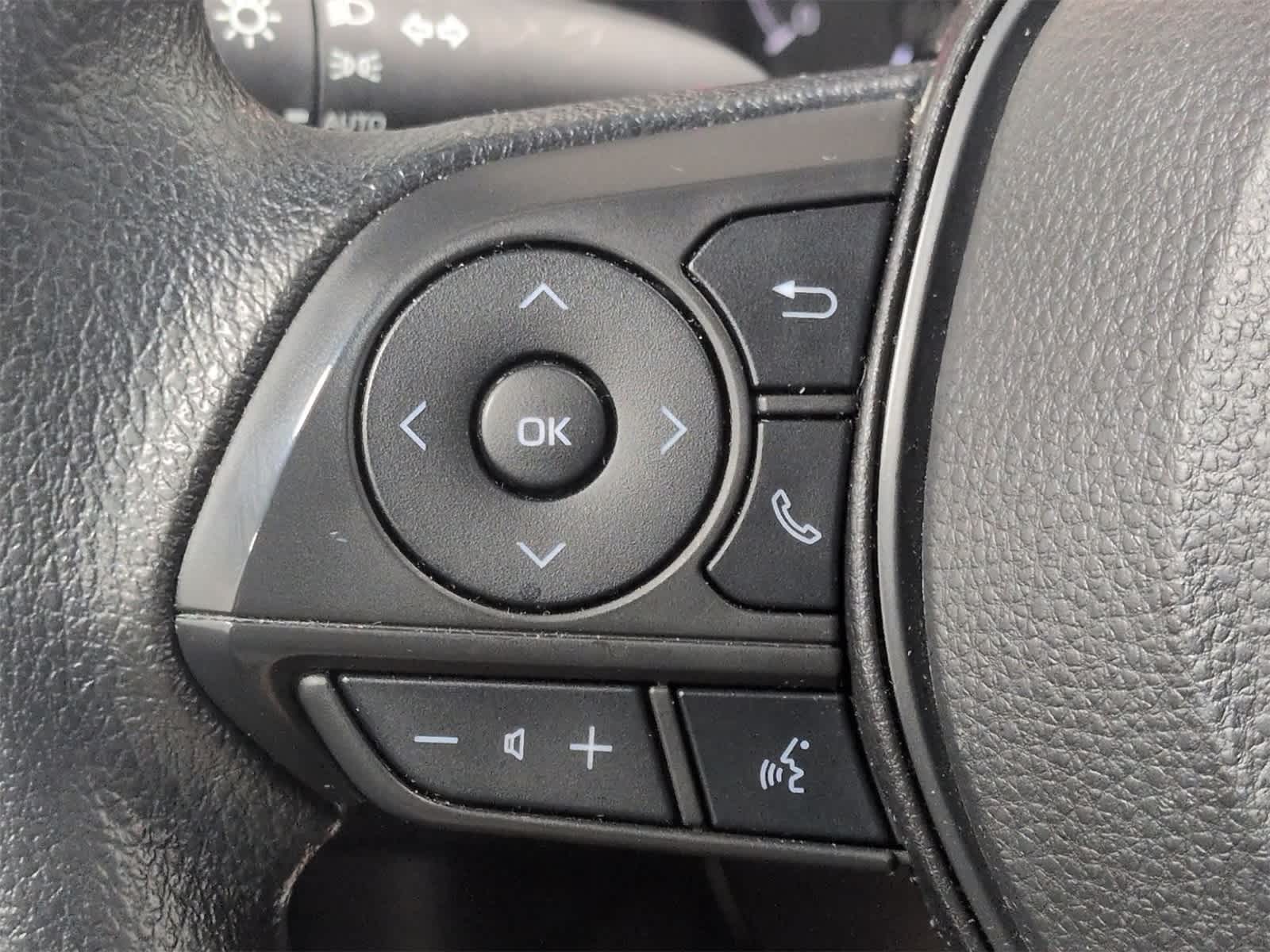 Thumbnail: 2022 Toyota Corolla - 24