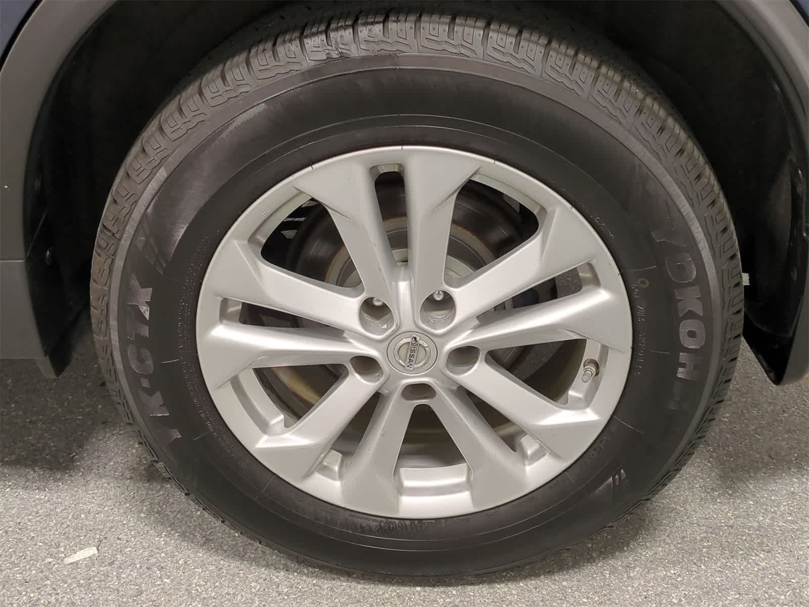 Thumbnail: 2016 Nissan Rogue - 14
