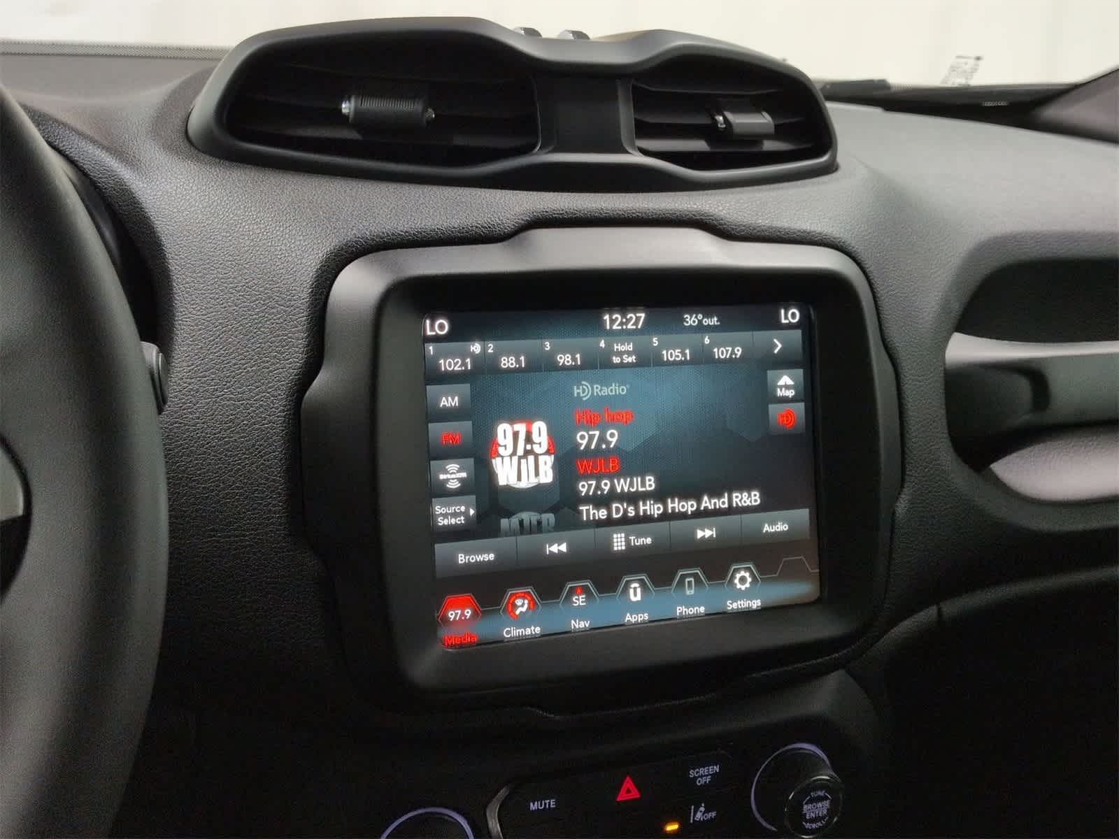 Thumbnail: 2023 Jeep Renegade - 28