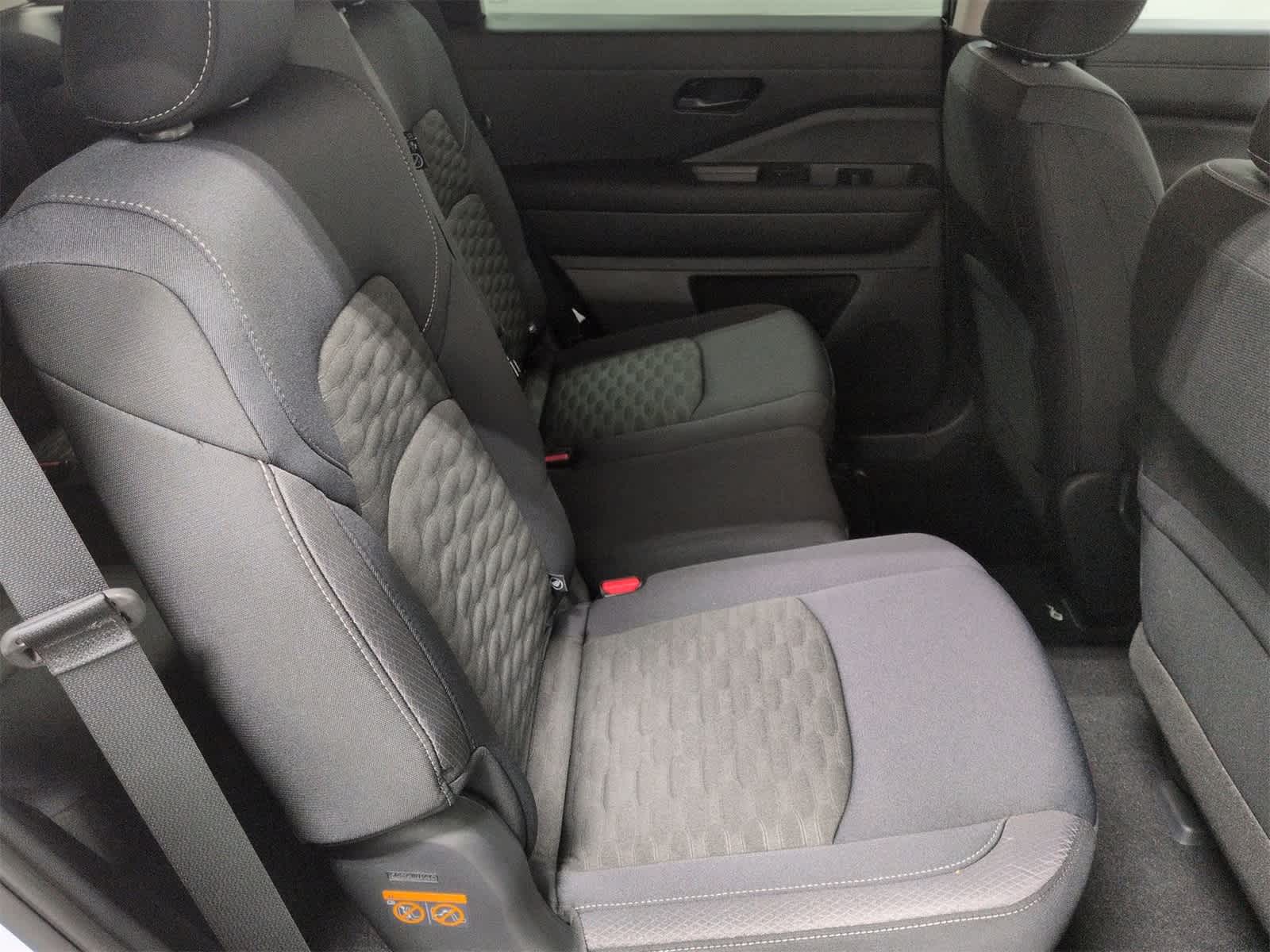 Thumbnail: 2025 Nissan Pathfinder - 21