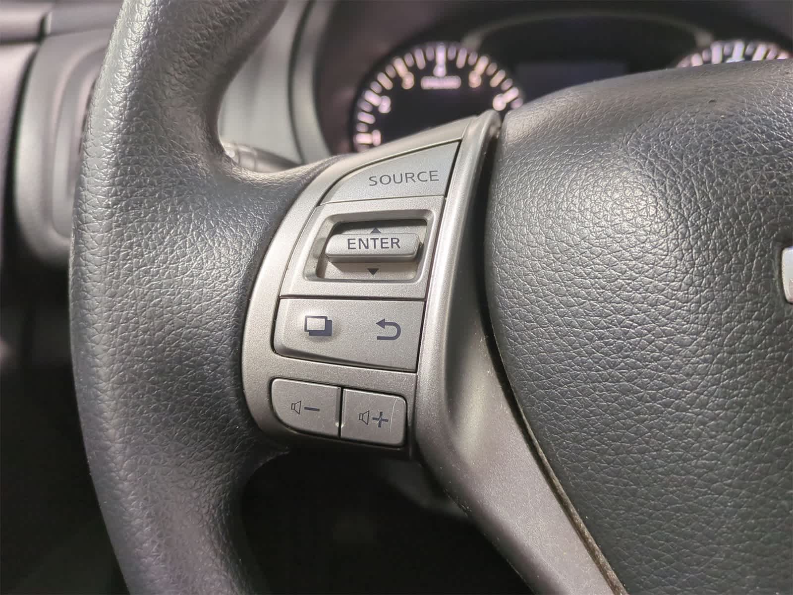 Thumbnail: 2015 Nissan Altima - 24