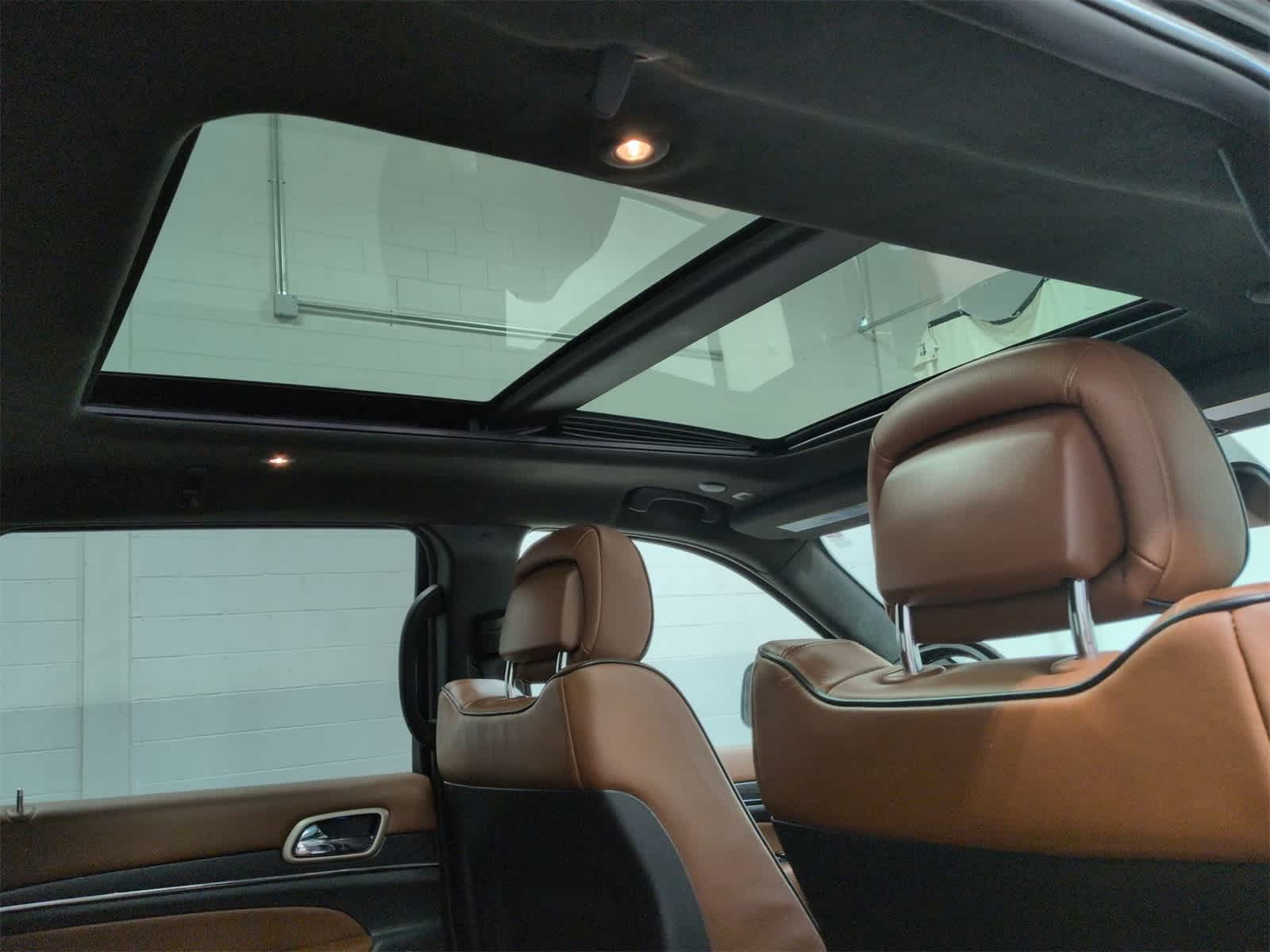 Thumbnail: 2017 Jeep Grand Cherokee - 23