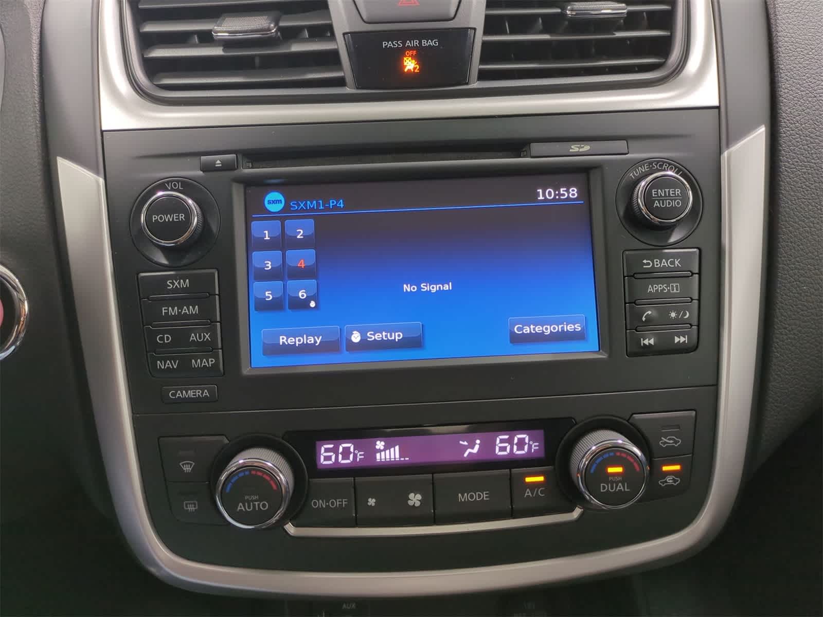 Thumbnail: 2016 Nissan Altima - 30