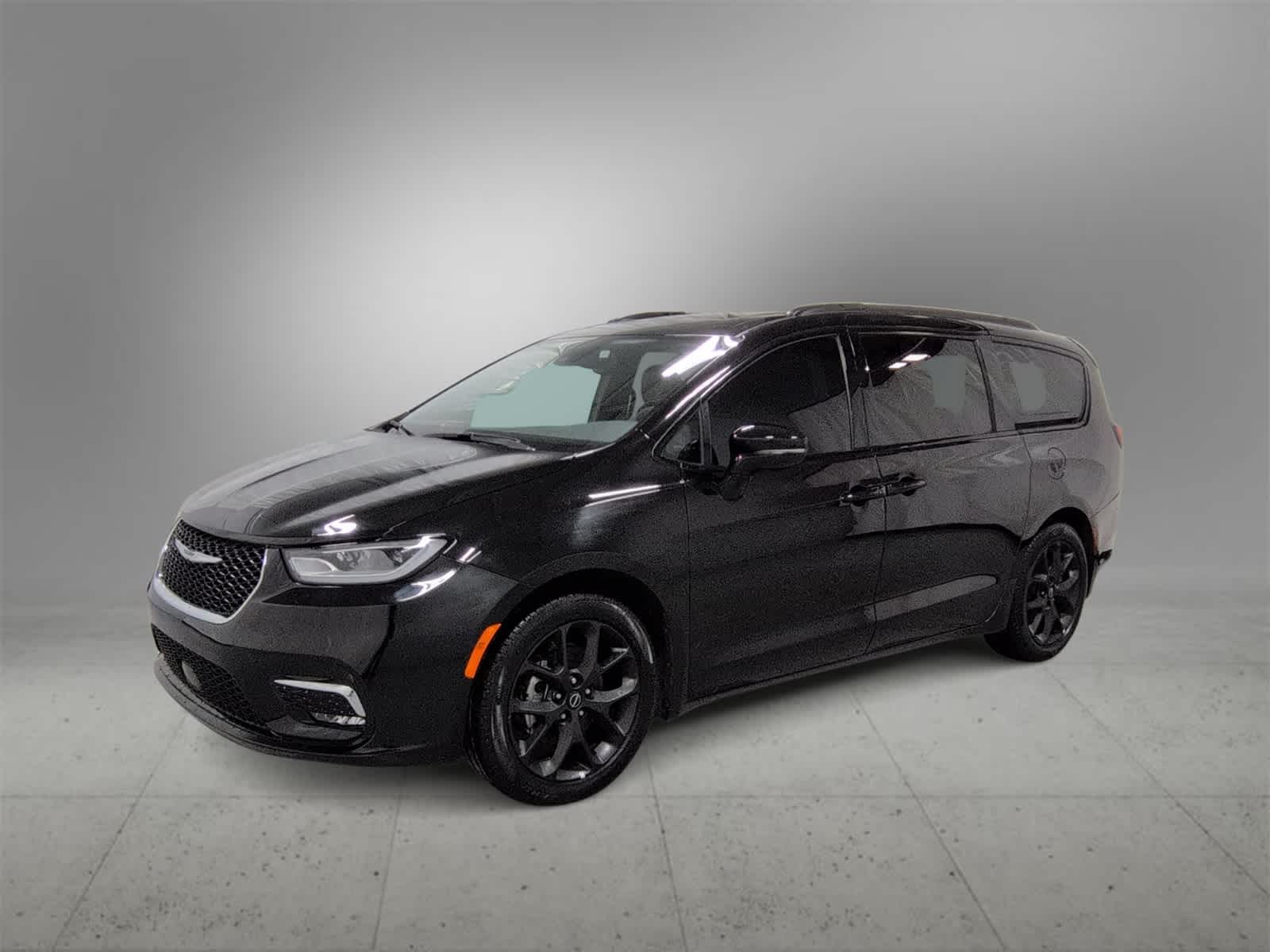 Thumbnail: 2025 Chrysler Pacifica - 4