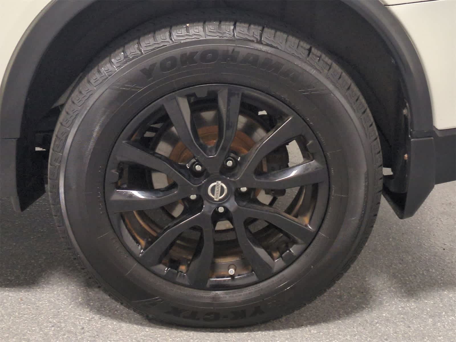 Thumbnail: 2018 Nissan Rogue - 14