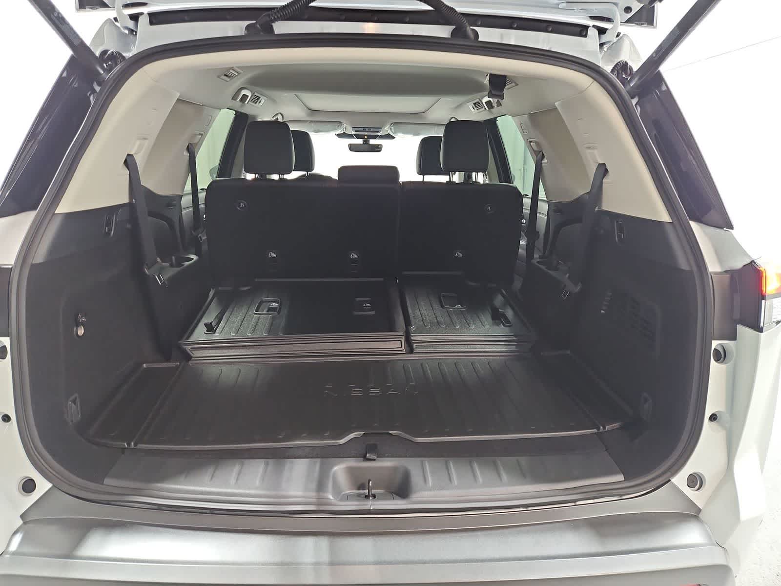 Thumbnail: 2026 Nissan Pathfinder - 32