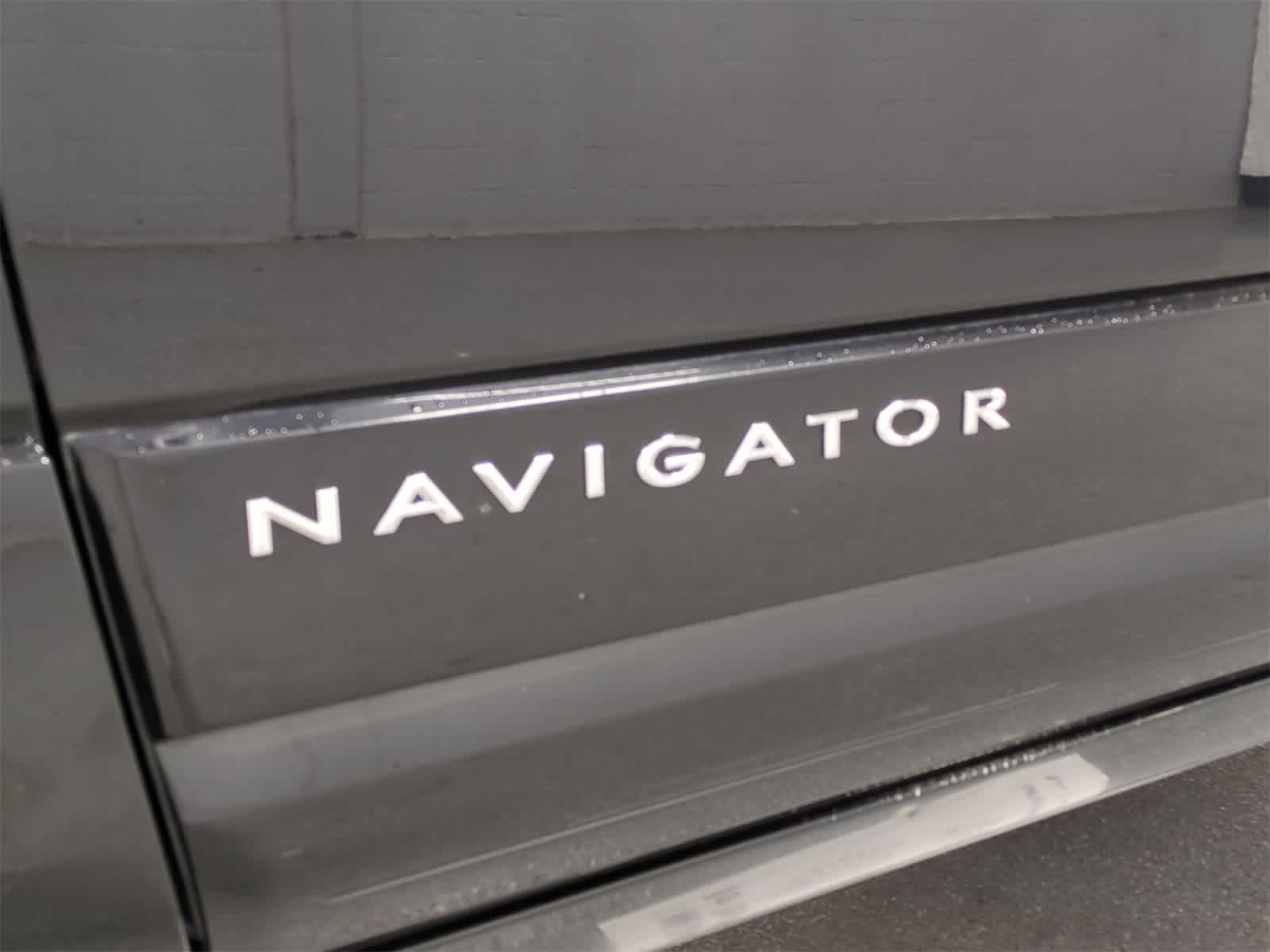 Thumbnail: 2017 Lincoln Navigator - 13