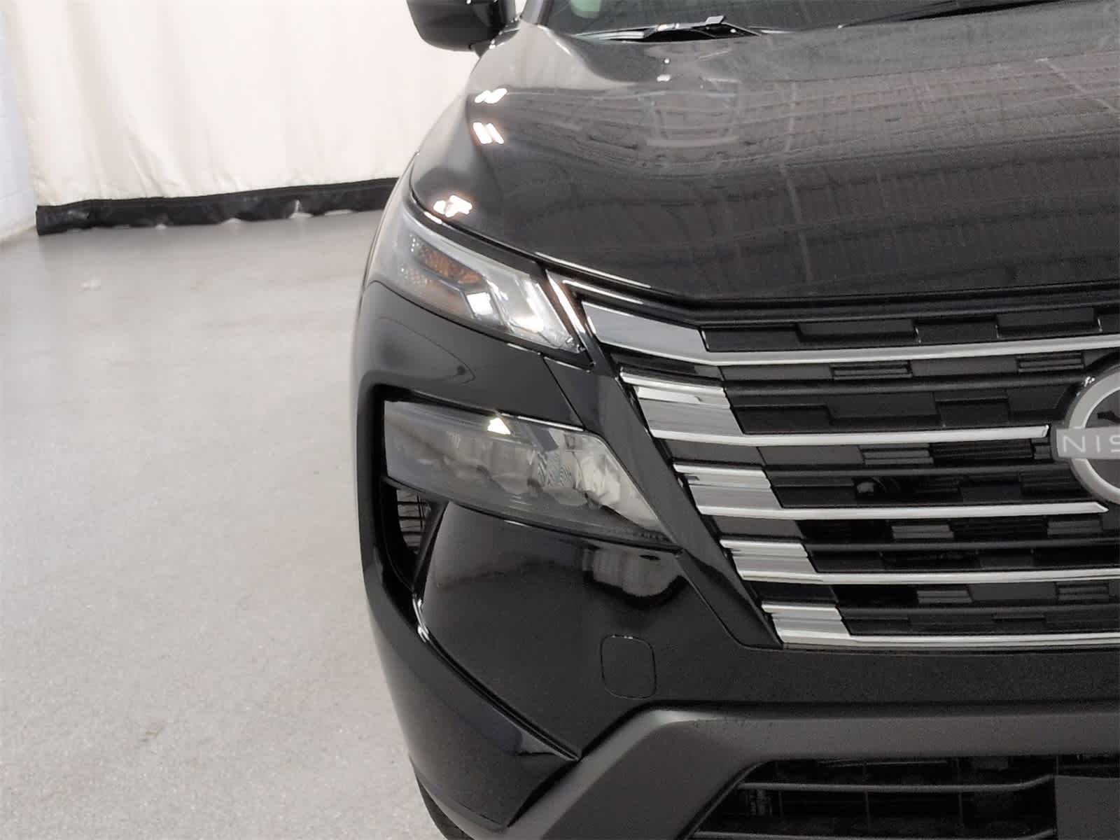 Thumbnail: 2026 Nissan Rogue - 3