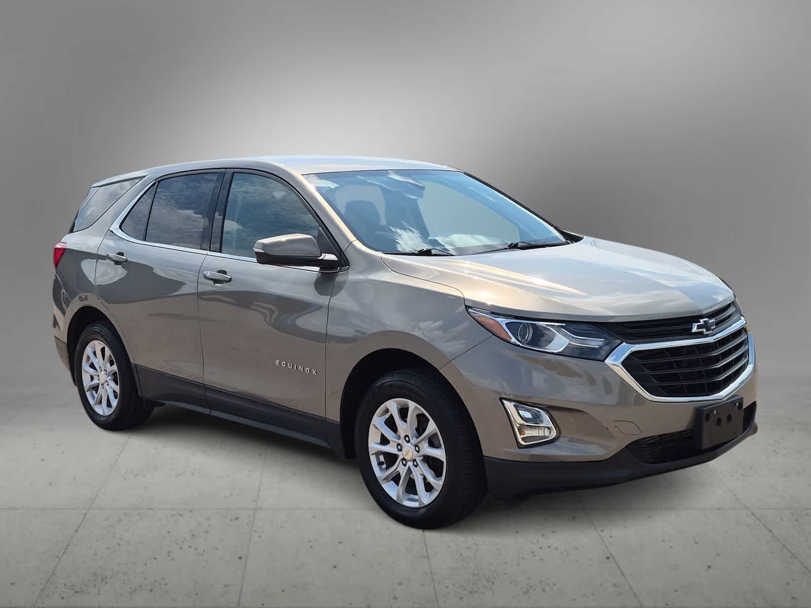 Used 2019 Chevrolet Equinox LT with VIN 3GNAXUEVXKS504747 for sale in Farmington, MI