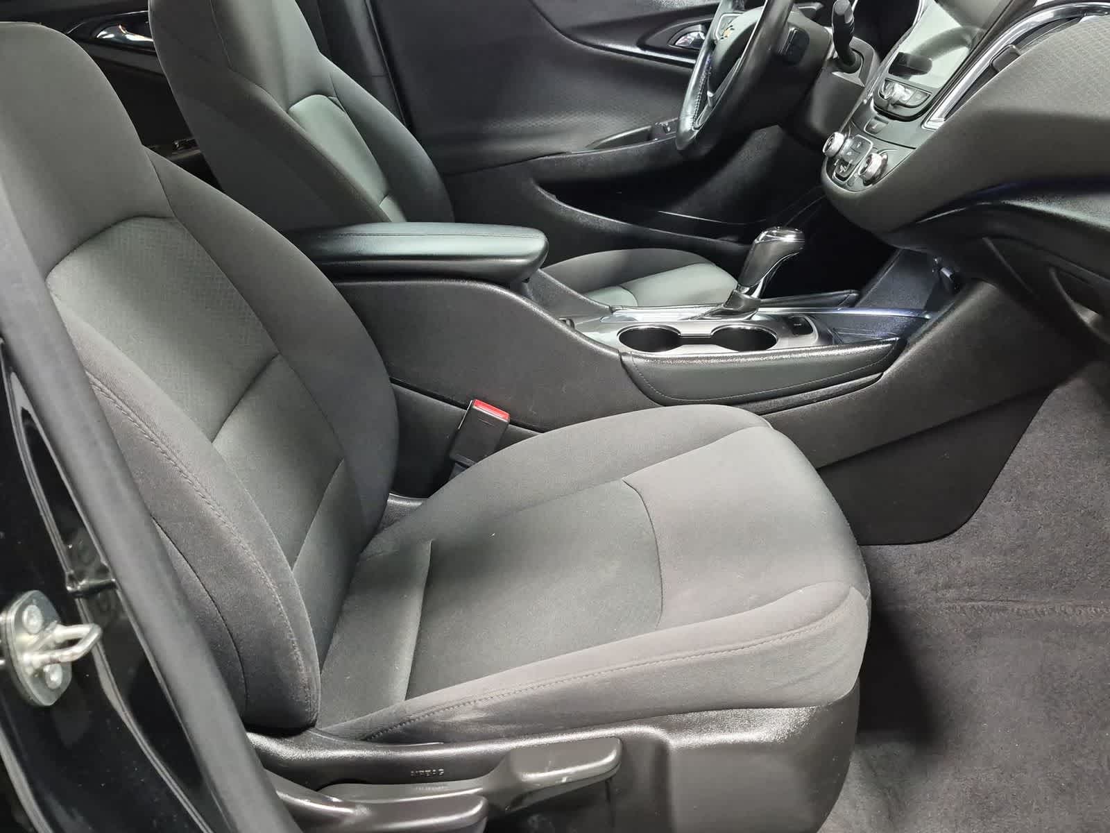 Thumbnail: 2018 Chevrolet Malibu - 22