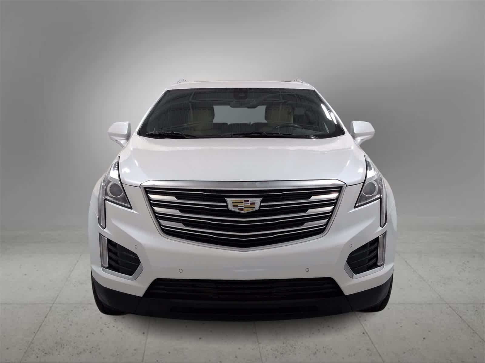 Thumbnail: 2017 Cadillac XT5 - 3