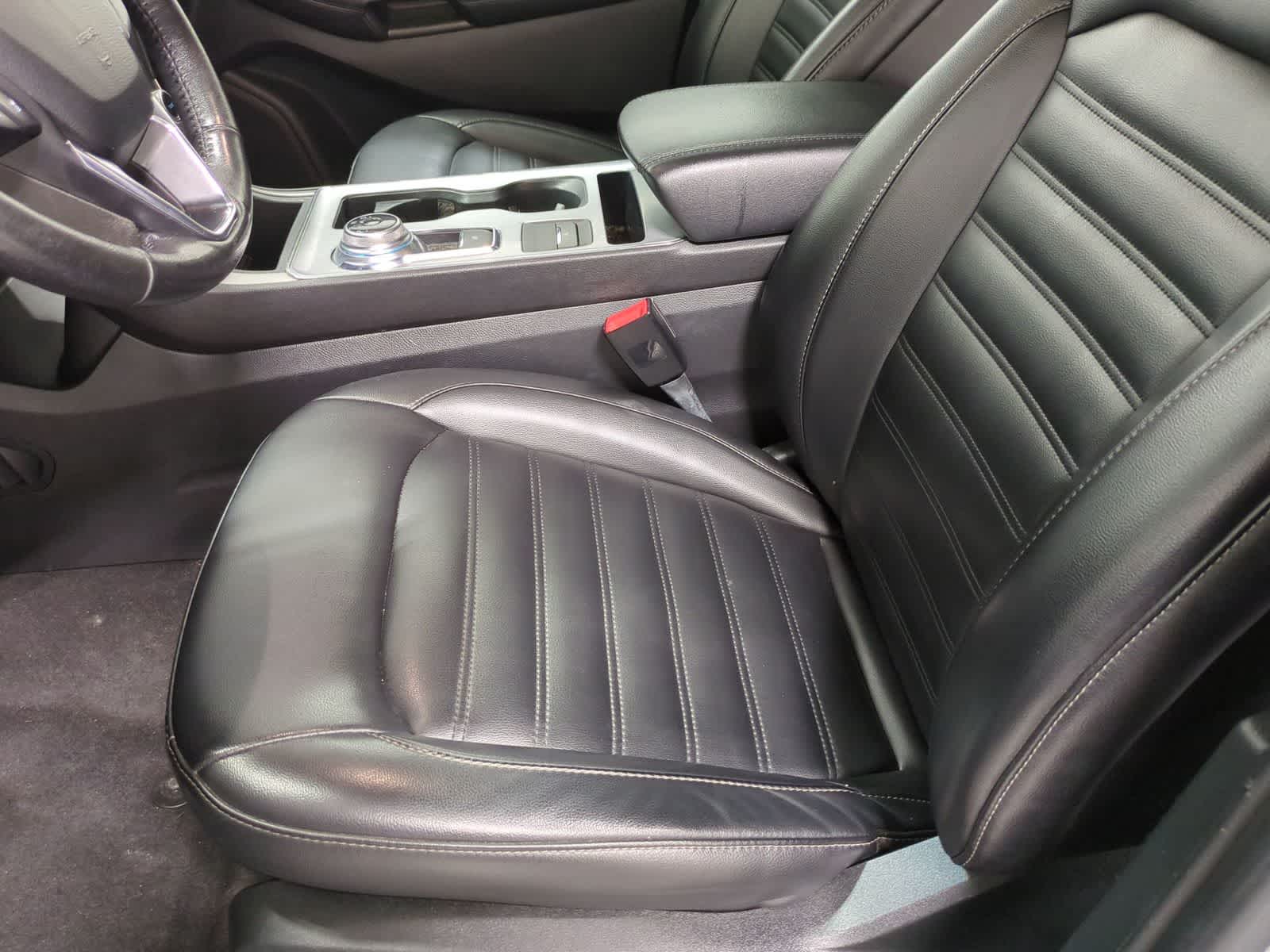 Thumbnail: 2022 Ford Edge - 16