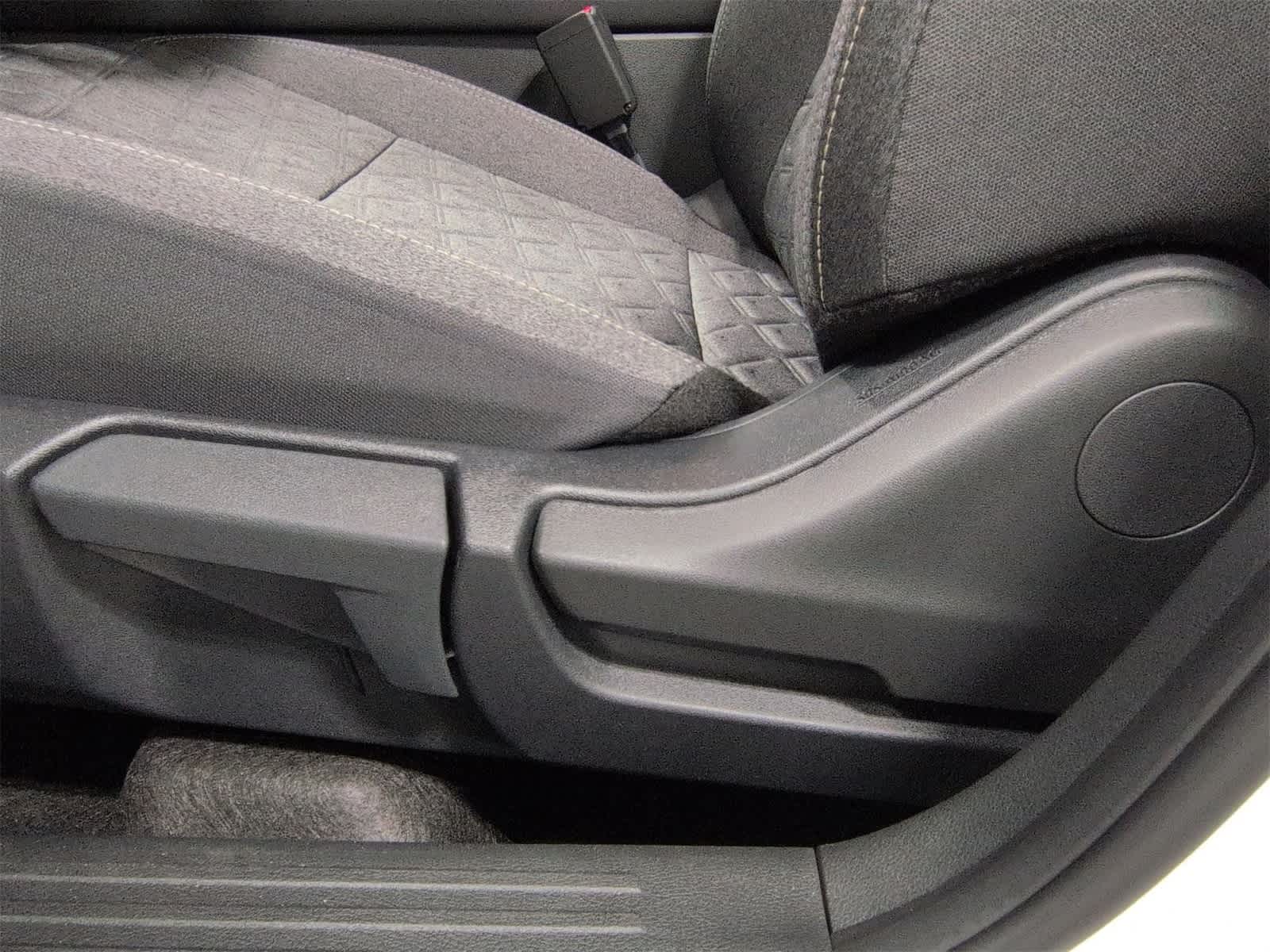 Thumbnail: 2025 Nissan Kicks - 18