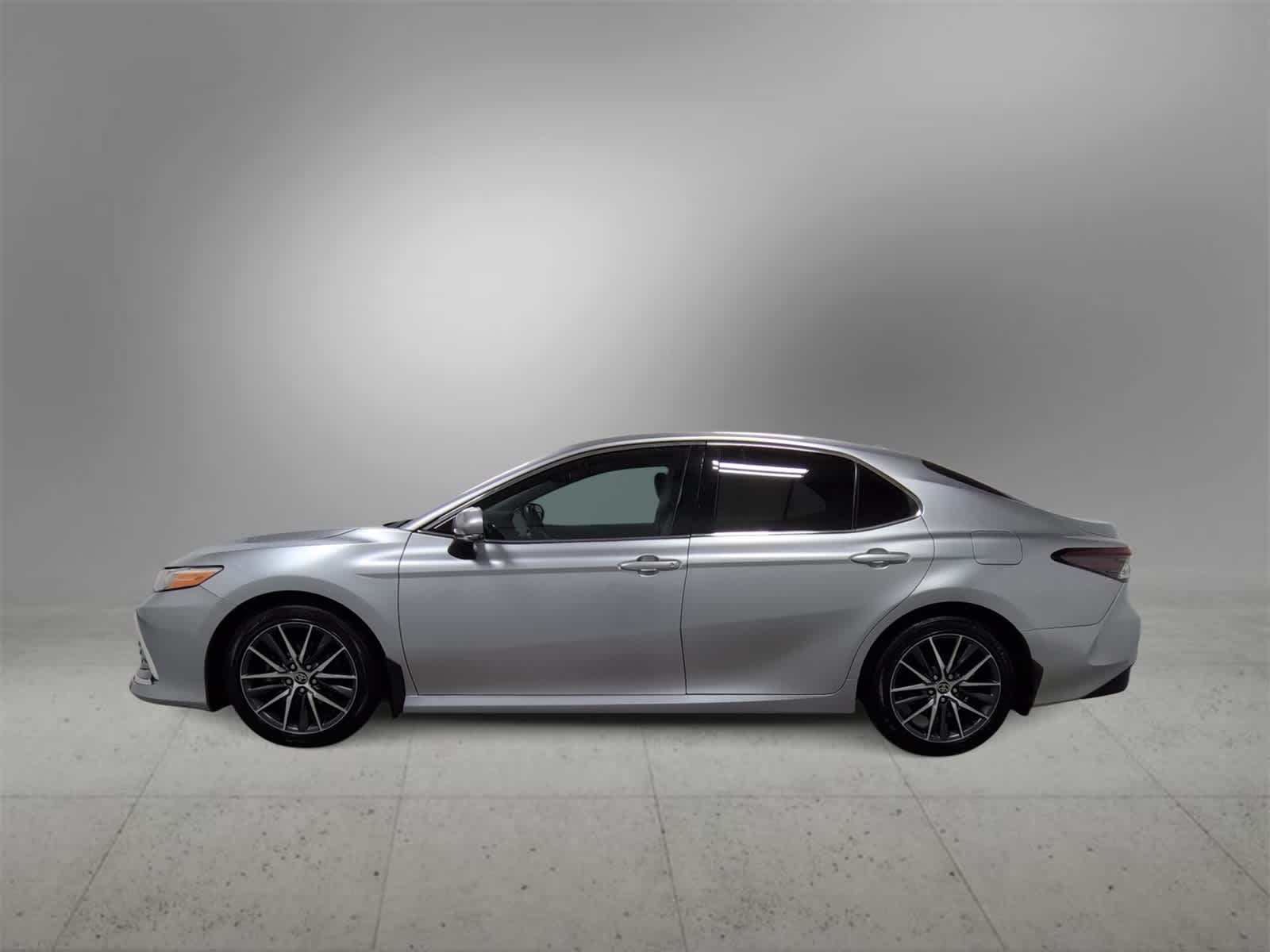 Thumbnail: 2022 Toyota Camry - 5