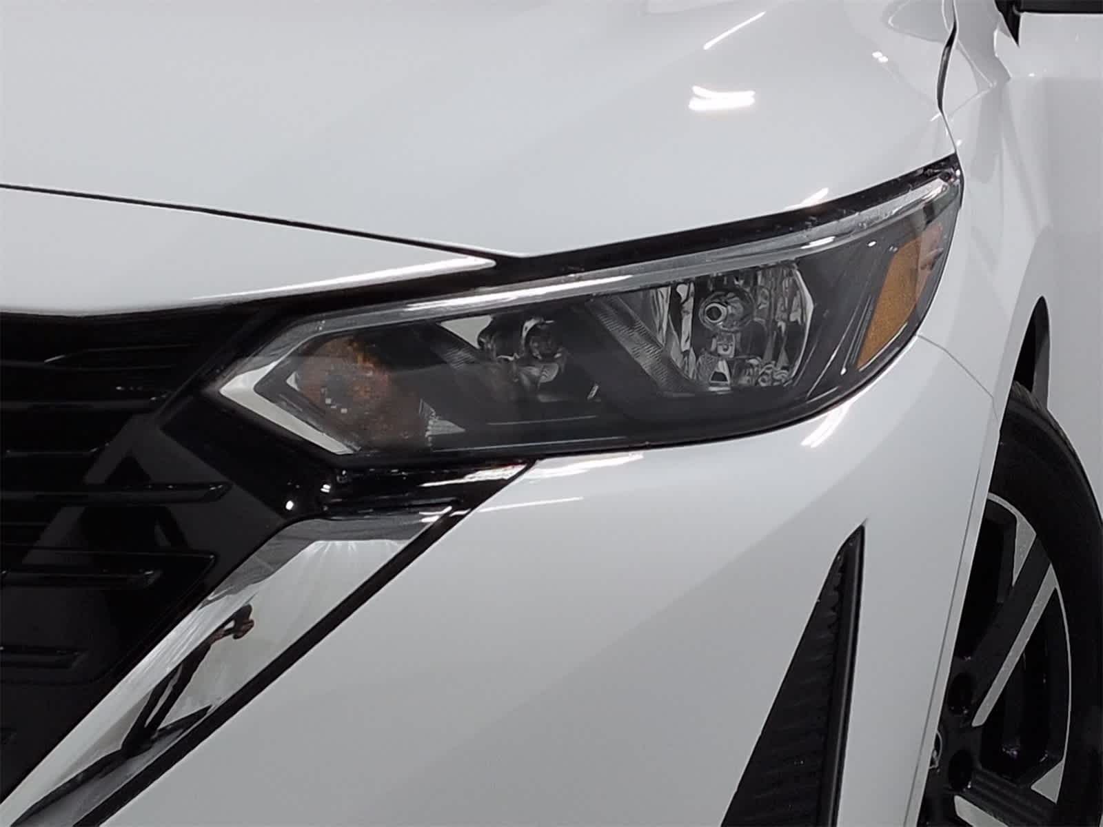 2025 Nissan Sentra SV photo 3