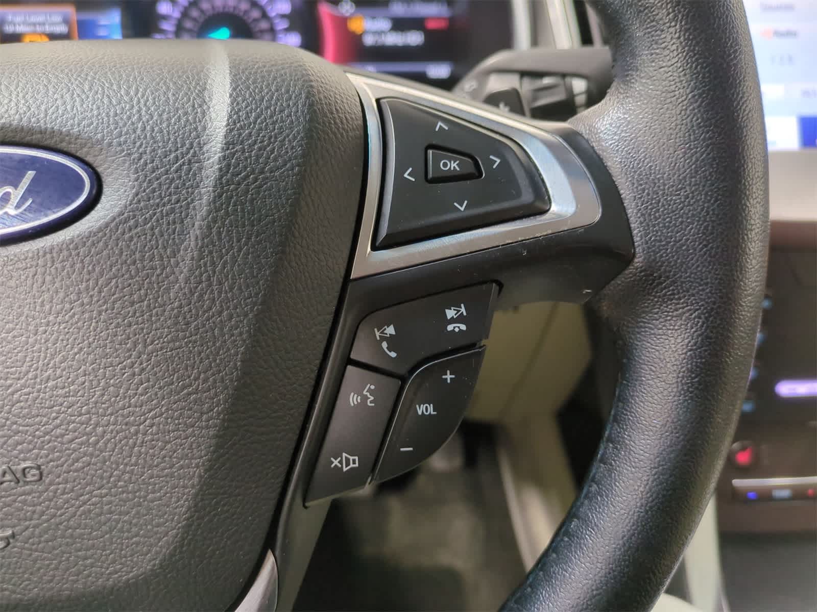 Thumbnail: 2020 Ford Edge - 25