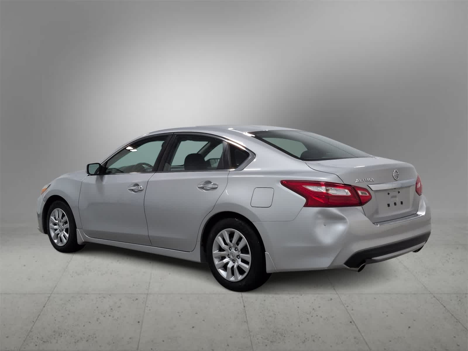 Thumbnail: 2017 Nissan Altima - 6